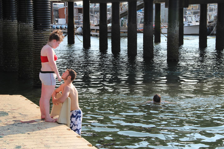 MacMillan Pier Provincetown, Kids diving 